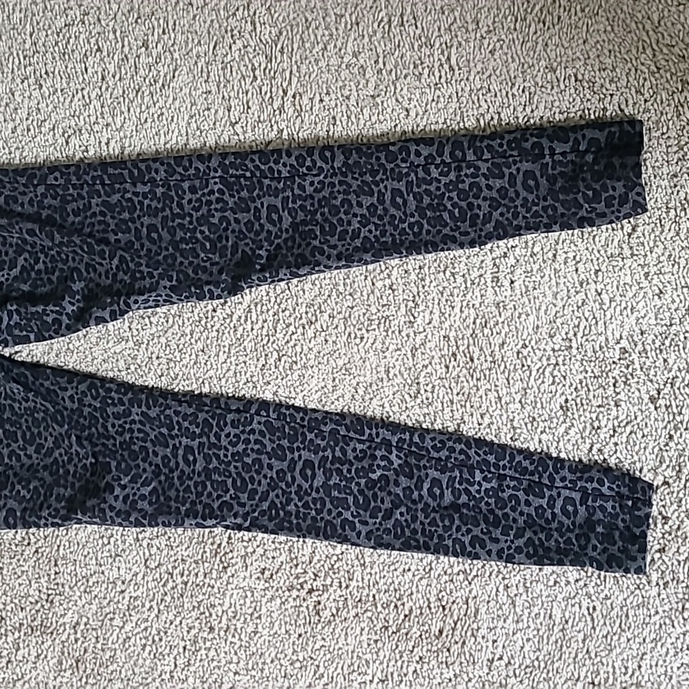 Loft leopard leggings XXSP - Picture 8 of 8